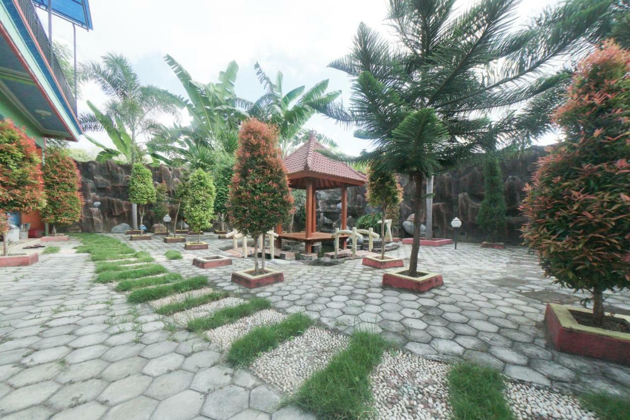 Reddoorz Syariah Near Mall Roxy Banyuwangi 2 Exterior foto
