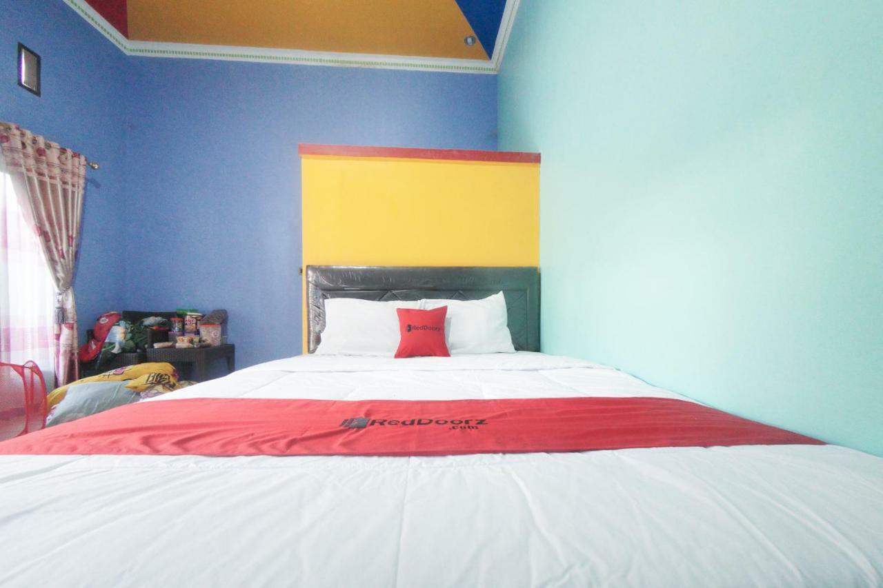 Reddoorz Syariah Near Mall Roxy Banyuwangi 2 Exterior foto