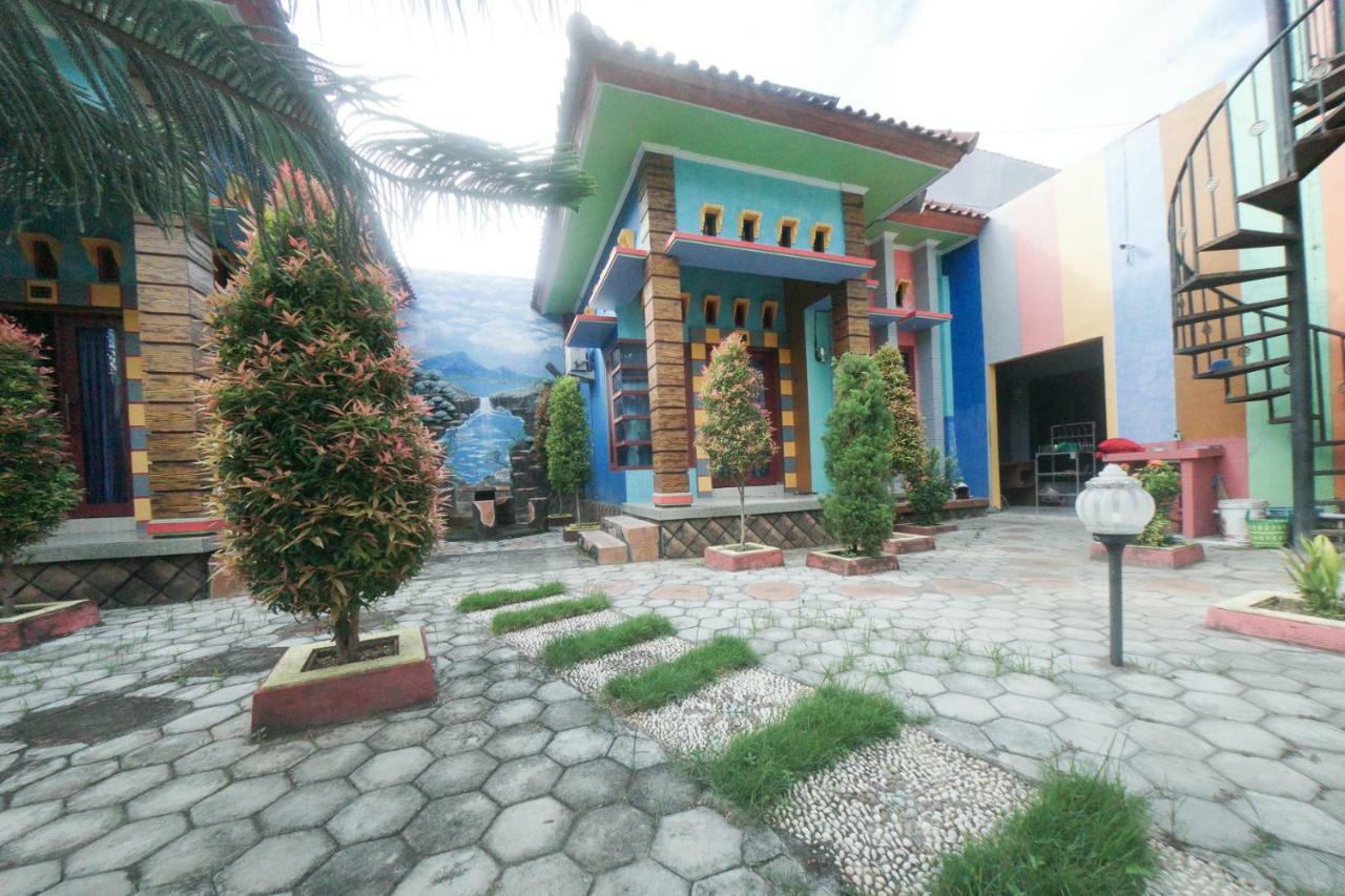 Reddoorz Syariah Near Mall Roxy Banyuwangi 2 Exterior foto