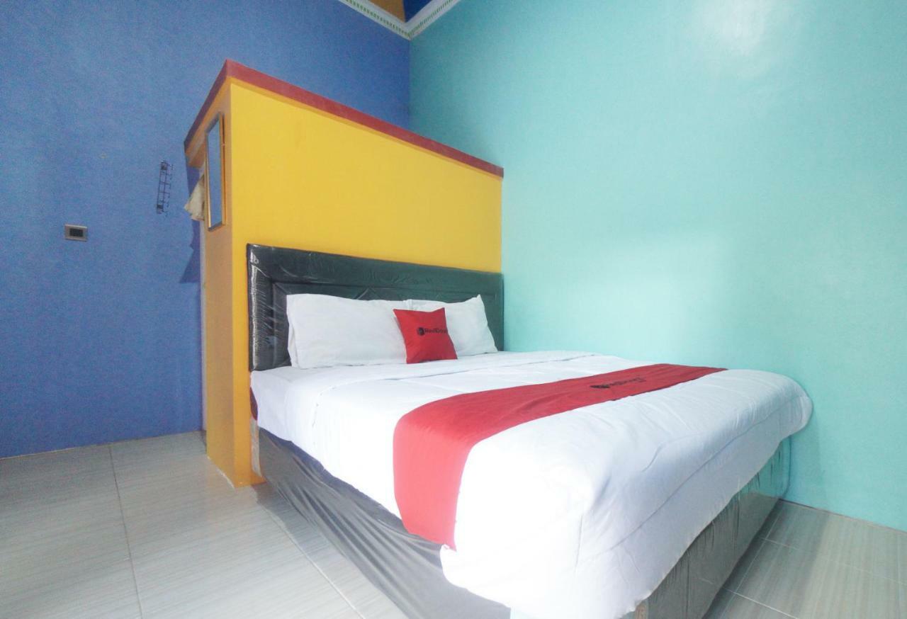 Reddoorz Syariah Near Mall Roxy Banyuwangi 2 Exterior foto